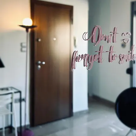 Elegant Downtown By White Tower