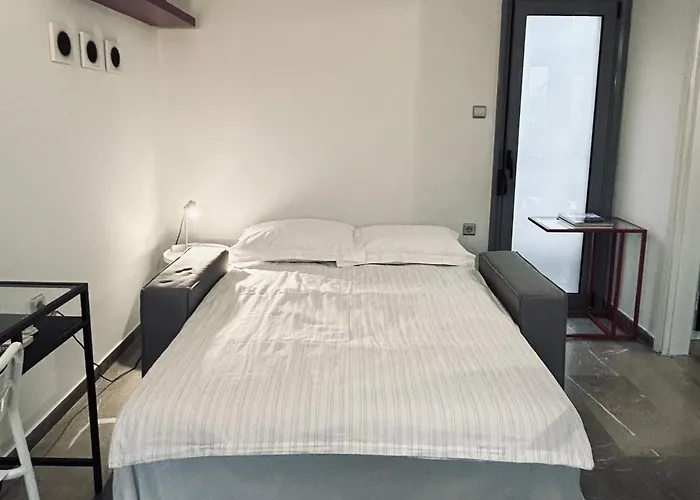 Elegant Downtown By White Tower * 塞萨洛尼基