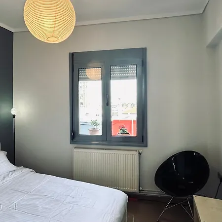 Elegant Downtown By White Tower *