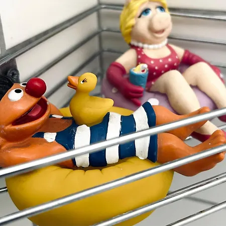 Elegant Downtown By White Tower